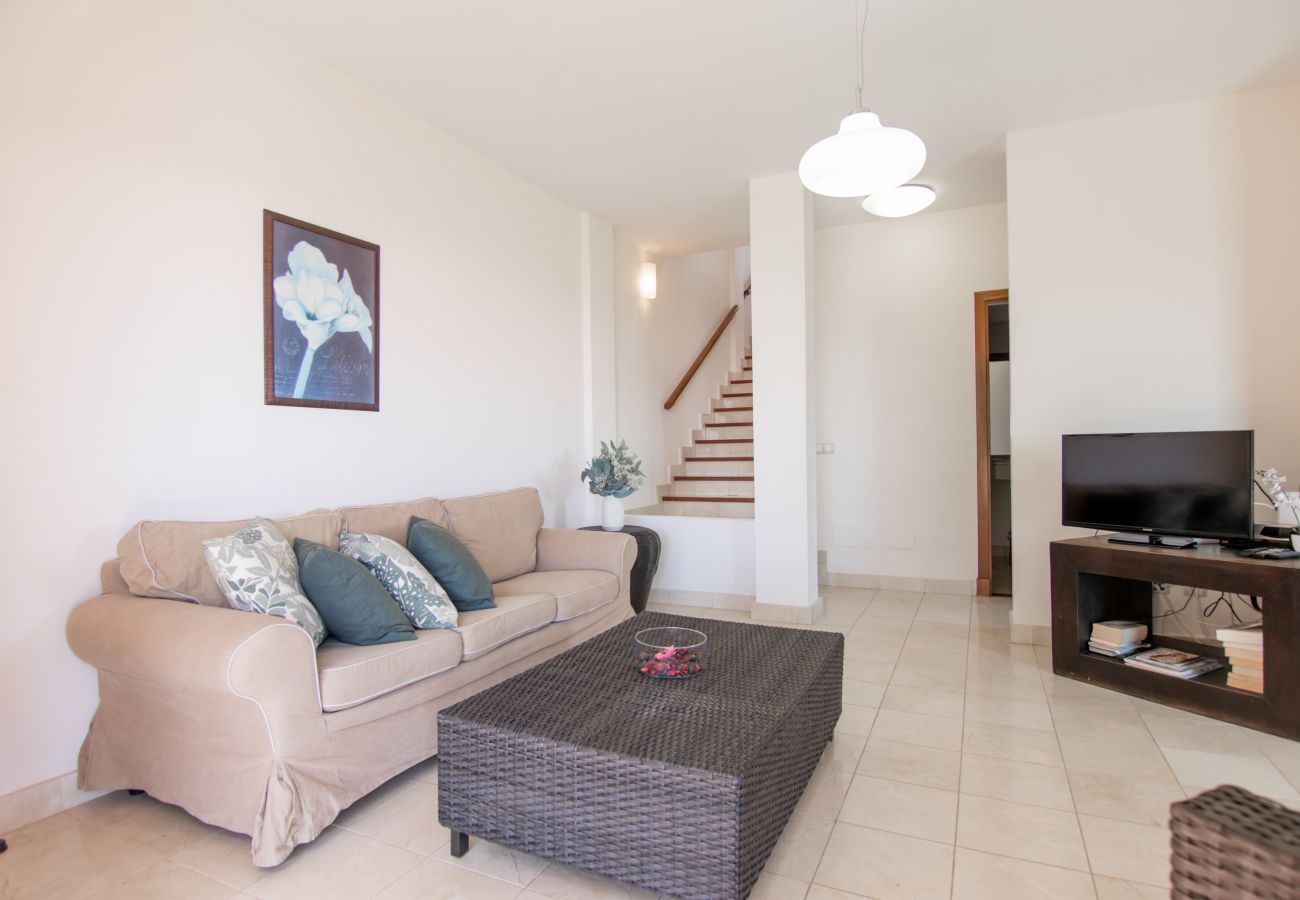 Villa a San Bartolomé de Tirajana - HomeForGuest Salobre Golf Villa, piscina, wifi, vista mozzafiato