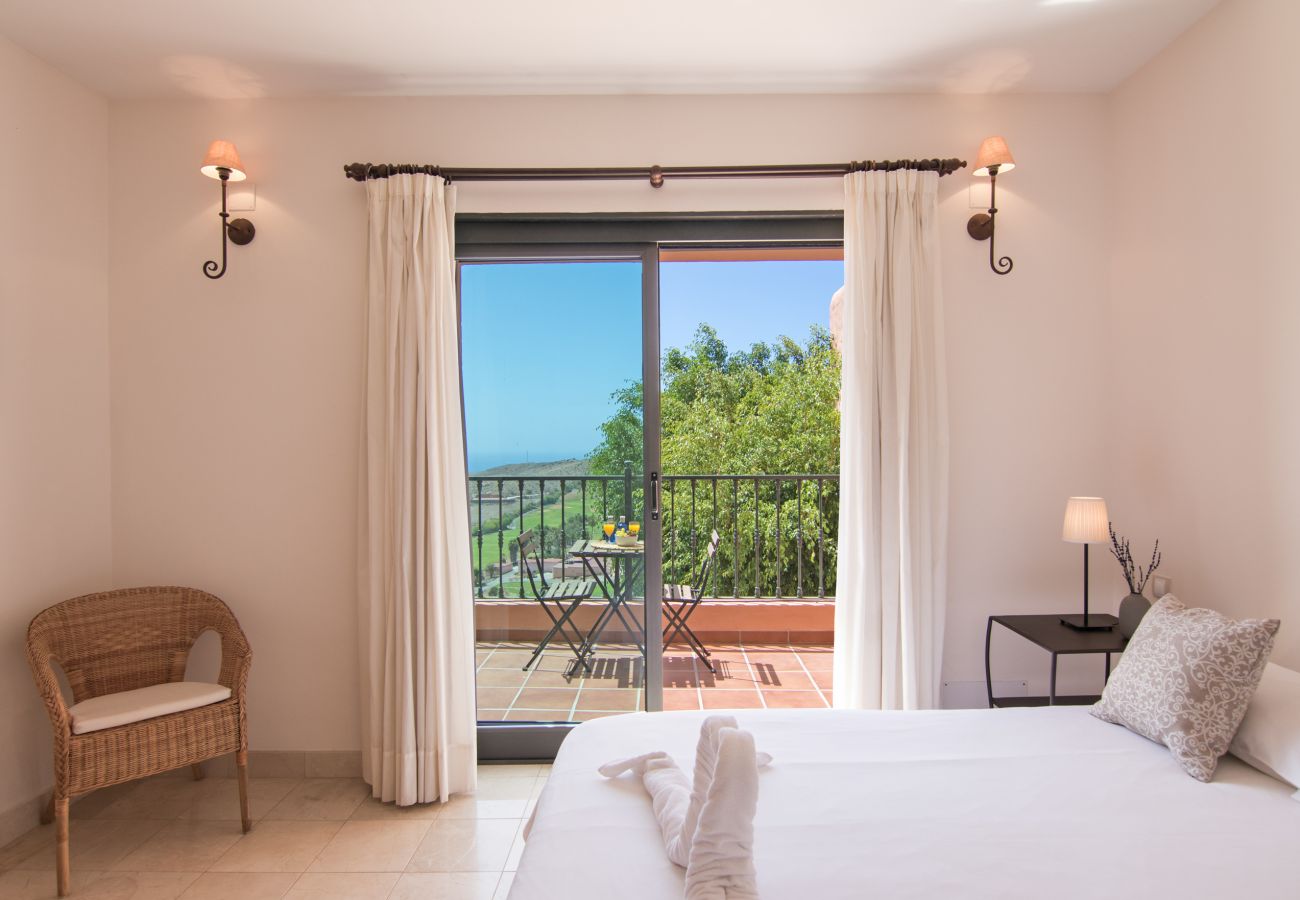 Villa a San Bartolomé de Tirajana - HomeForGuest Salobre Golf Villa, piscina, wifi, vista mozzafiato