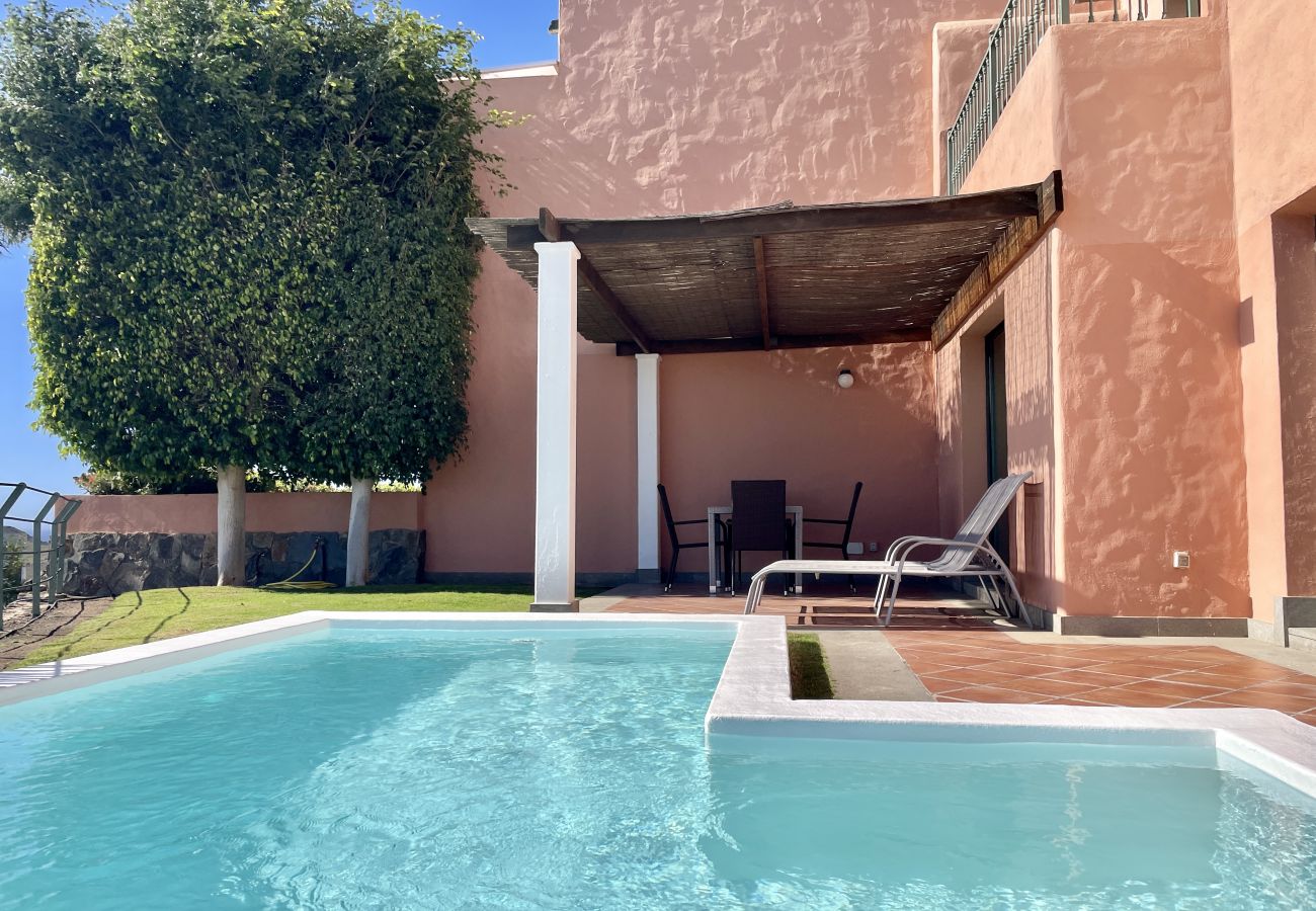 Villa a San Bartolomé de Tirajana - HomeForGuest Salobre Golf Villa, piscina, wifi, vista mozzafiato