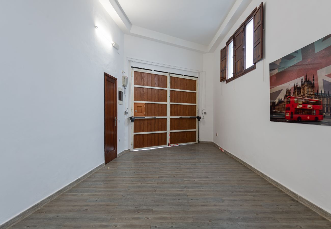 Casa a Arucas - HomeForGuest Loft accogliente con parcheggio vicino alla Cattedrale di Arucas