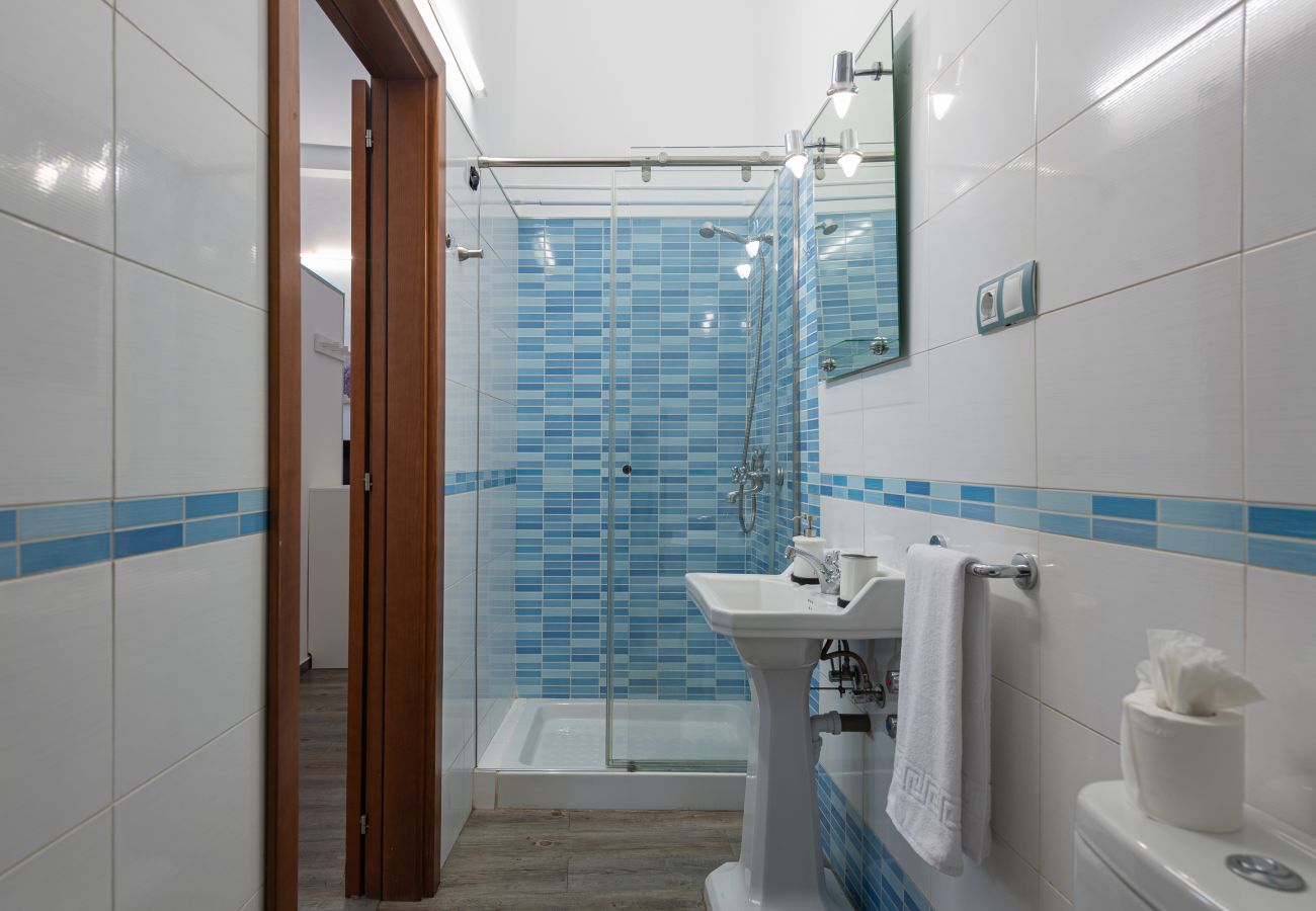 Casa a Arucas - HomeForGuest Loft accogliente con parcheggio vicino alla Cattedrale di Arucas