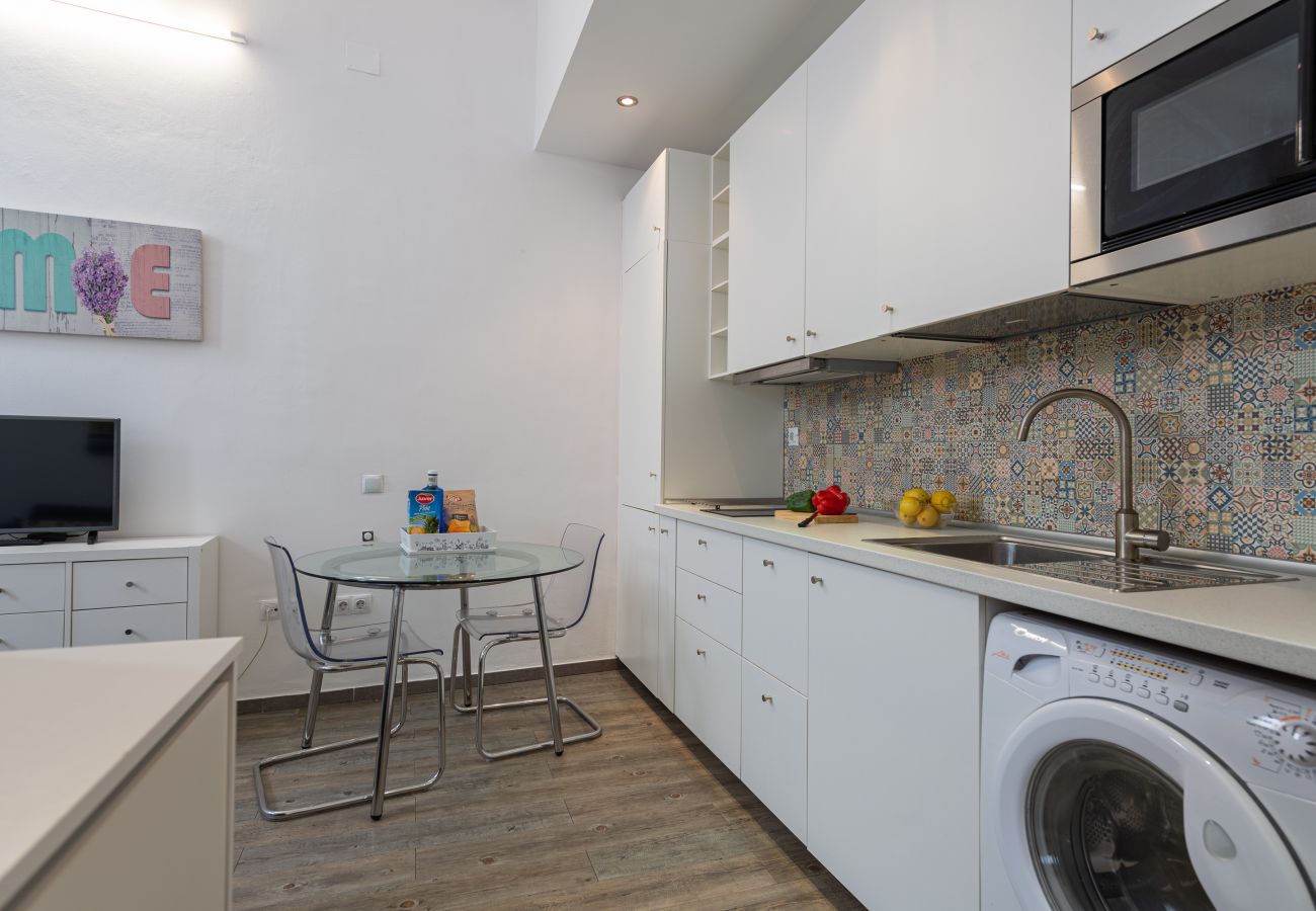 Casa a Arucas - HomeForGuest Loft accogliente con parcheggio vicino alla Cattedrale di Arucas