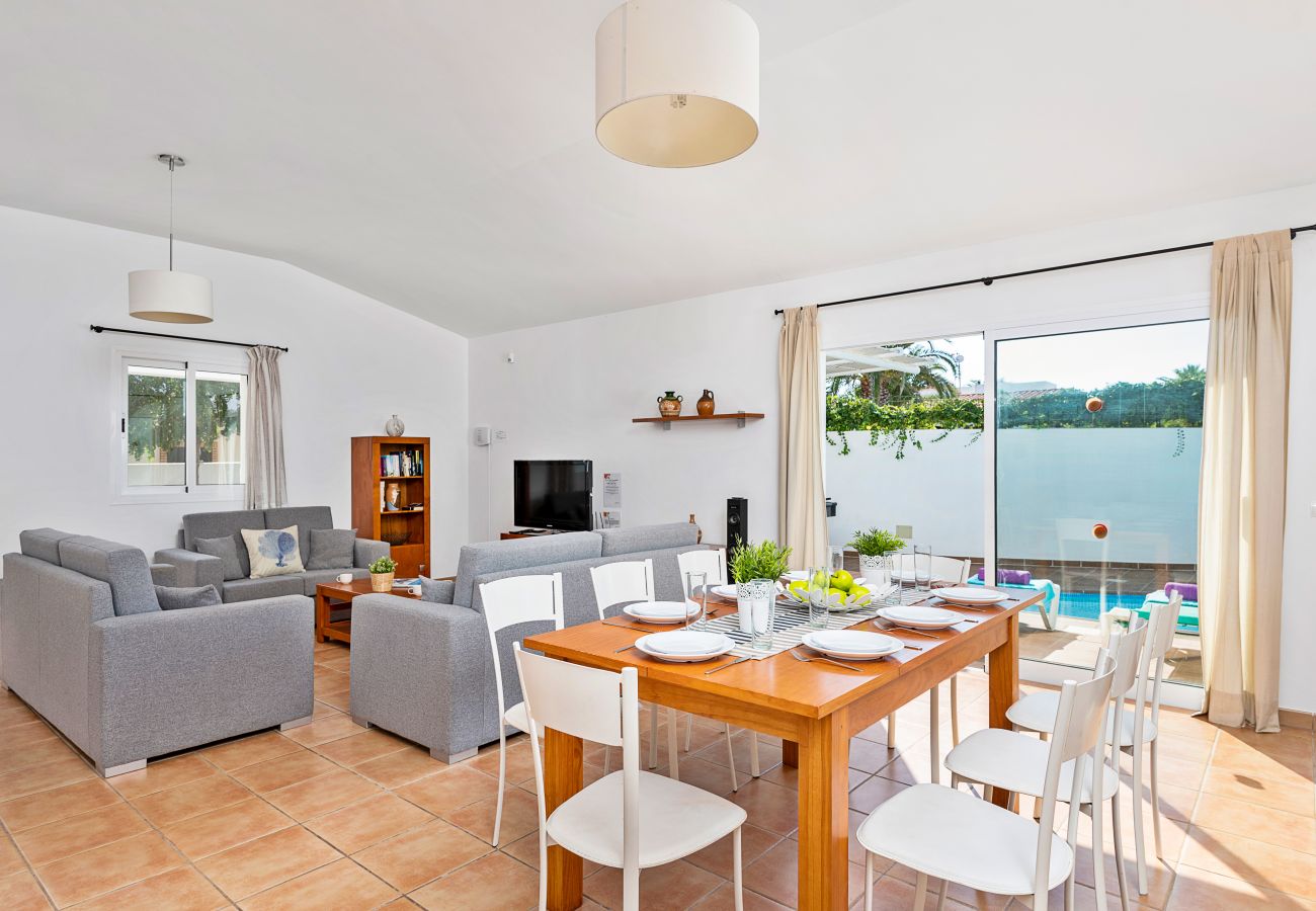 Villa a Cala´n Bosch - VILLA RAQUEL 