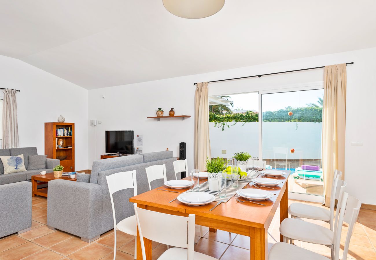 Villa a Cala´n Bosch - VILLA RAQUEL 