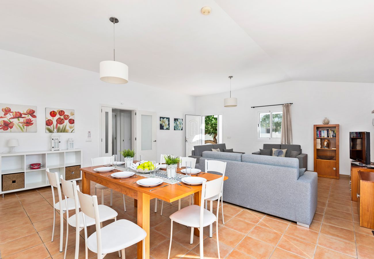 Villa a Cala´n Bosch - VILLA RAQUEL 
