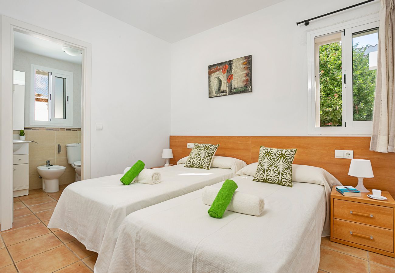 Villa a Cala´n Bosch - VILLA RAQUEL 