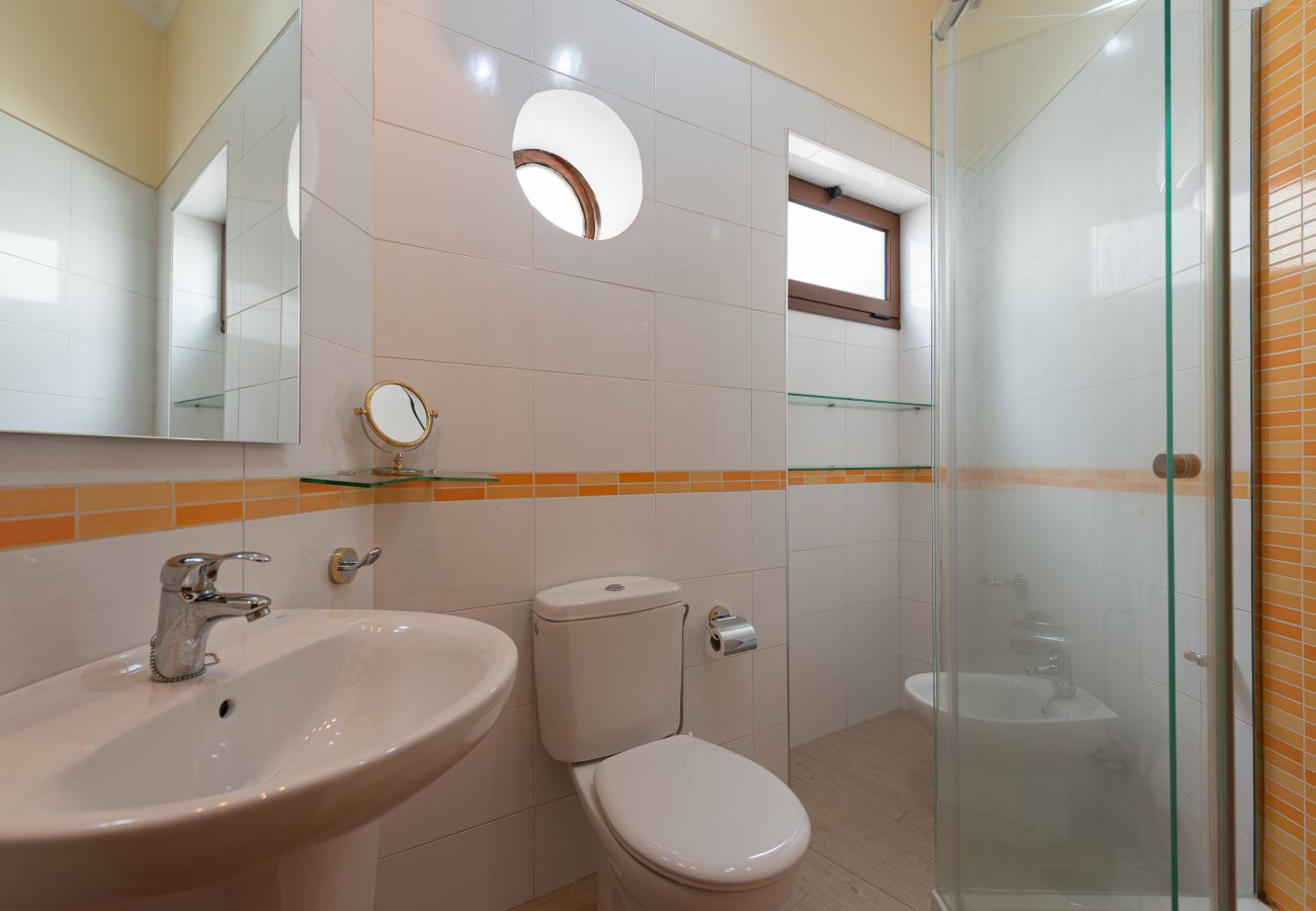 Appartamento a Arucas - HomeForGuest NUOVO Duplex con tetto vicino alla cattedrale di Arucas