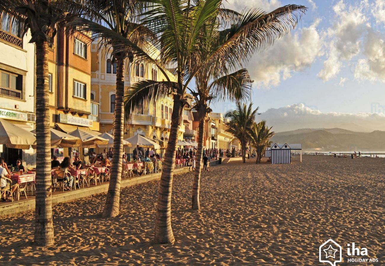 Appartamento a Las Palmas de Gran Canaria - HomeForGuest Appartamento vicino a Las Canteras con parcheggio GRATUITO