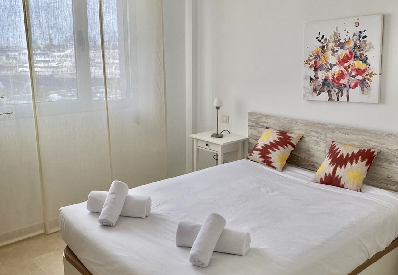 Appartamento a Las Palmas de Gran Canaria - HomeForGuest Appartamento vicino a Las Canteras con parcheggio GRATUITO