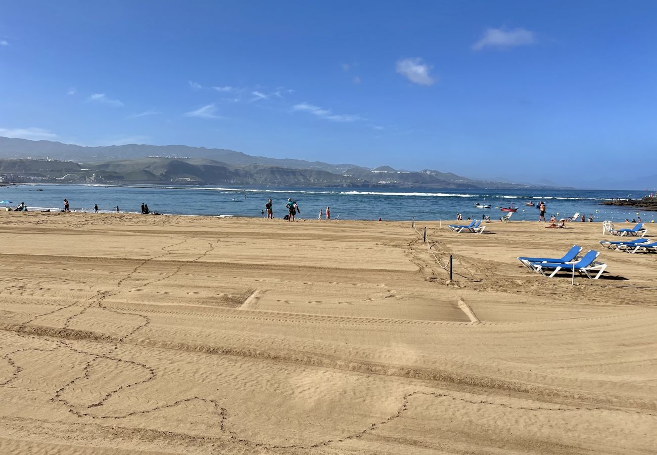 Appartamento a Las Palmas de Gran Canaria - HomeForGuest Appartamento vicino a Las Canteras con parcheggio GRATUITO
