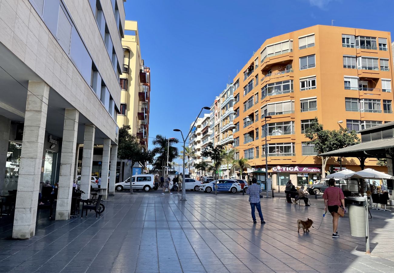 Appartamento a Las Palmas de Gran Canaria - HomeForGuest Appartamento vicino a Las Canteras con parcheggio GRATUITO