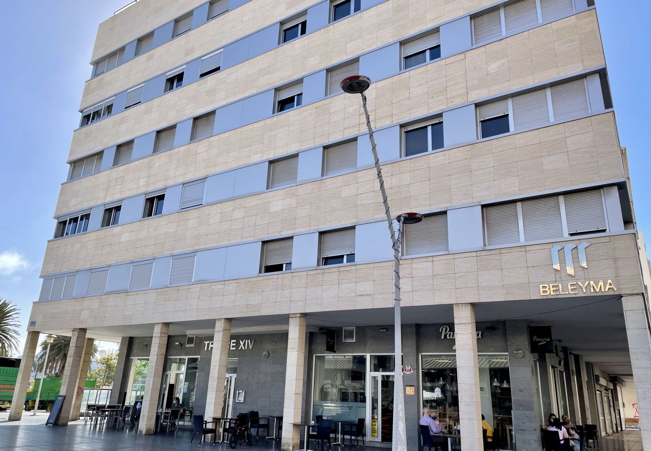 Appartamento a Las Palmas de Gran Canaria - HomeForGuest Appartamento vicino a Las Canteras con parcheggio GRATUITO