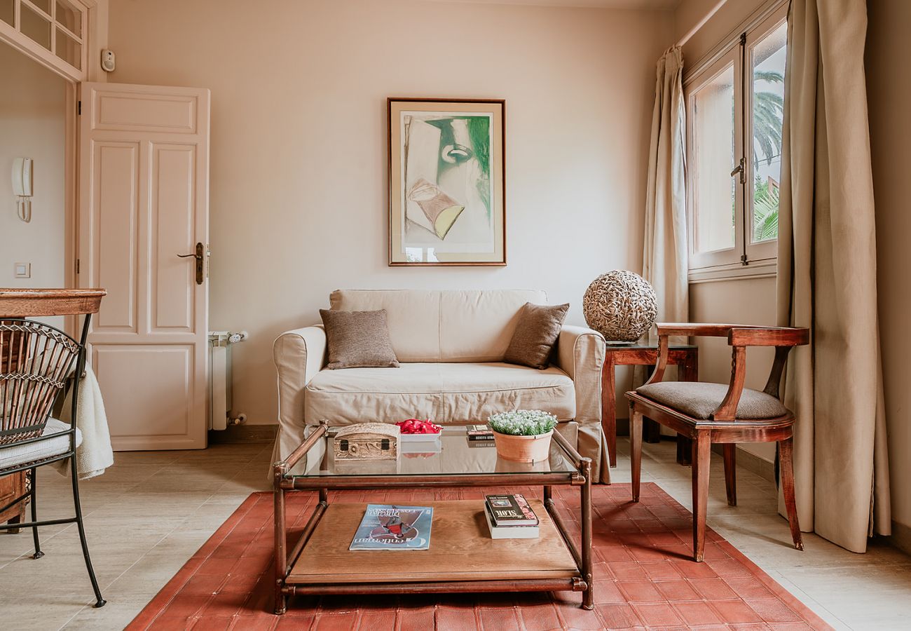 Casa rurale a Tacoronte - HomeForGuest Rural House El Laurel with terrace and large gardens