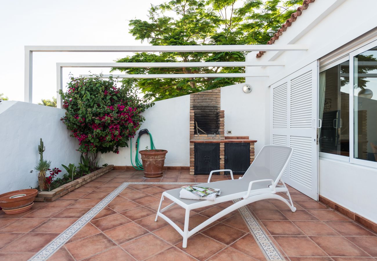 Casa a San Bartolomé de Tirajana - Amplio alojamiento en zona muy tranquila y cerca de todos los servicios