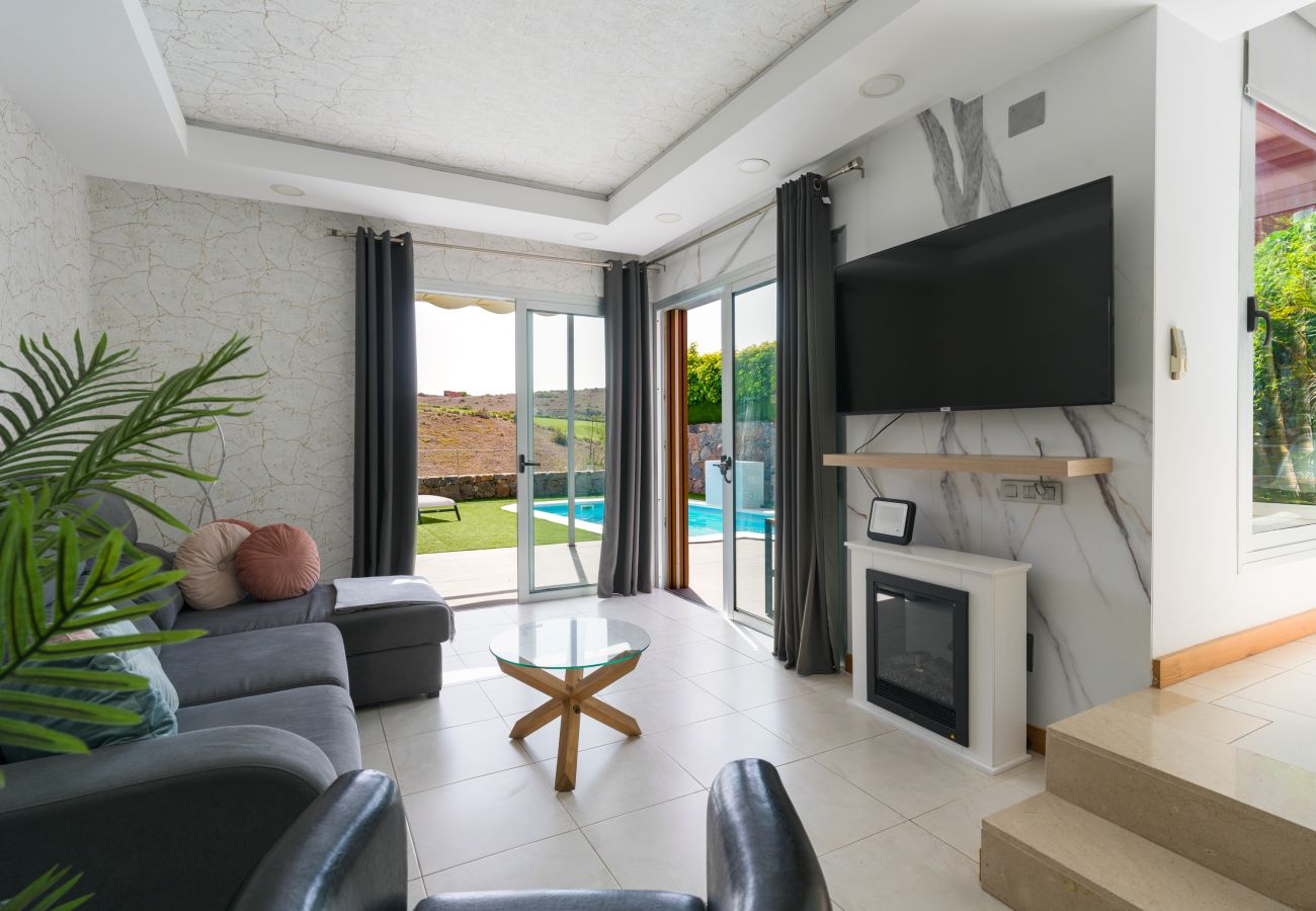 Villa a San Bartolomé de Tirajana - Piscina Privada con Cama Balinesa