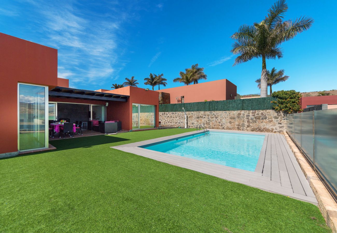 Villetta a San Bartolomé de Tirajana - Espectacular villa con piscina privada grande, ideal para familias