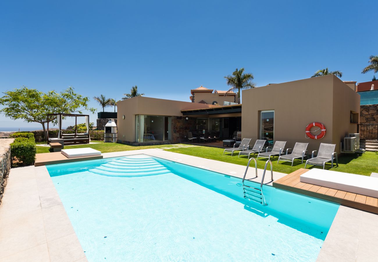 Villetta a San Bartolomé de Tirajana - Espectacular Villa con piscina grande, ideal para familias en entorno tranquilo