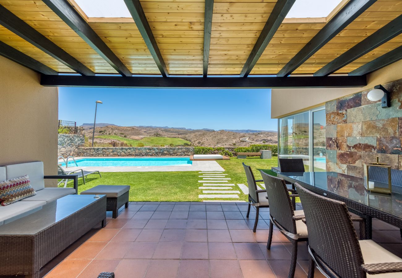 Villetta a San Bartolomé de Tirajana - Espectacular Villa con piscina grande, ideal para familias en entorno tranquilo