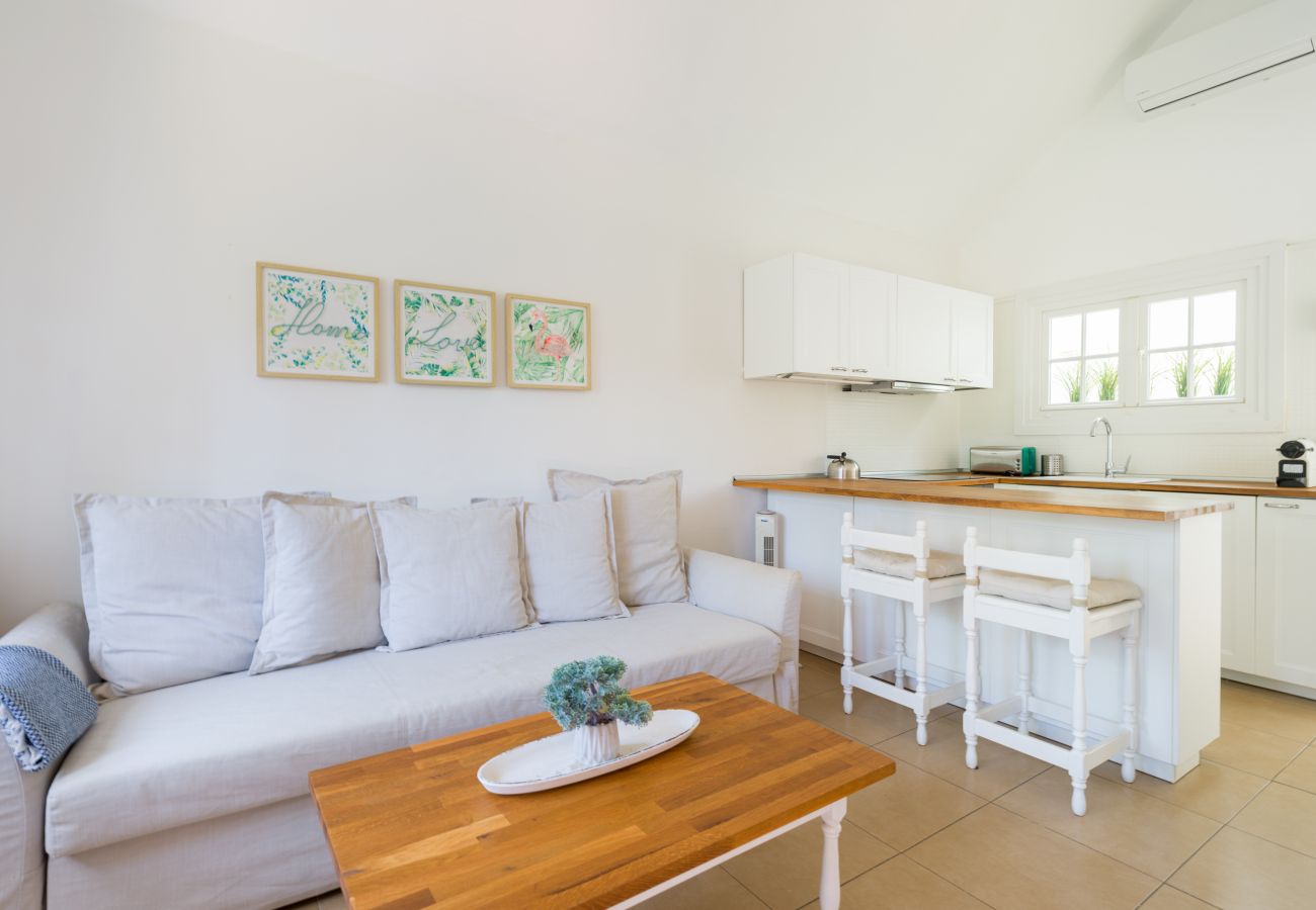 Bungalow a San Bartolomé de Tirajana - Refugio al Sol con Terraza Privada