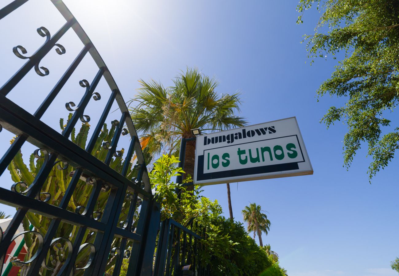 Bungalow a San Bartolomé de Tirajana - Refugio al Sol con Terraza Privada