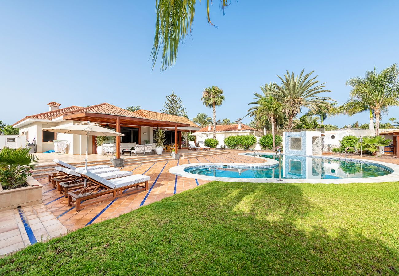 Villetta a San Bartolomé de Tirajana - Magic house piscina privada, sauna y juegos