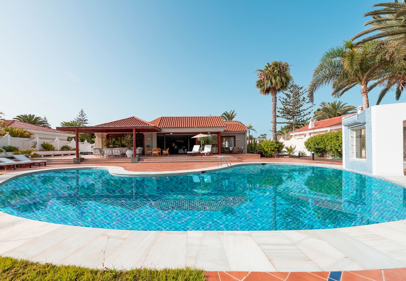 Villetta a San Bartolomé de Tirajana - Magic house piscina privada, sauna y juegos