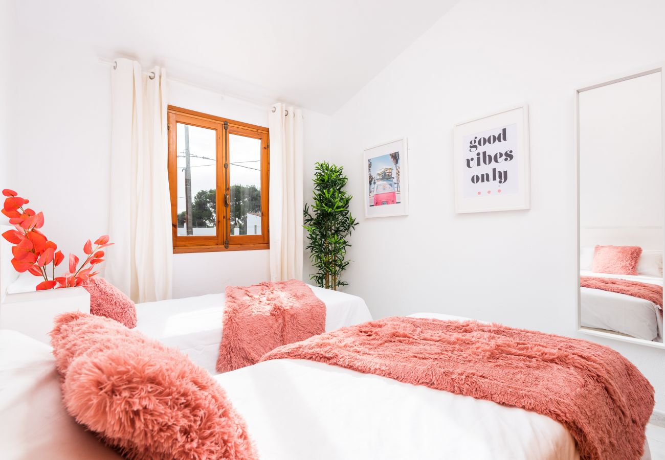 Apartment in Cala Blanca - Duplex apartment with all new furniture!
