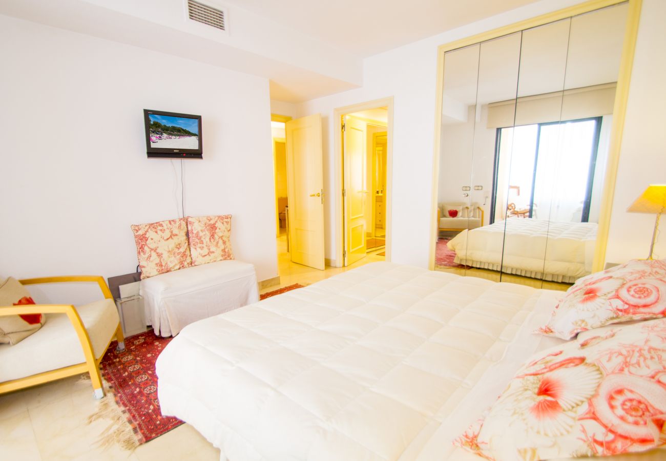 Apartment in Palma de Mallorca - Marina Views Palma