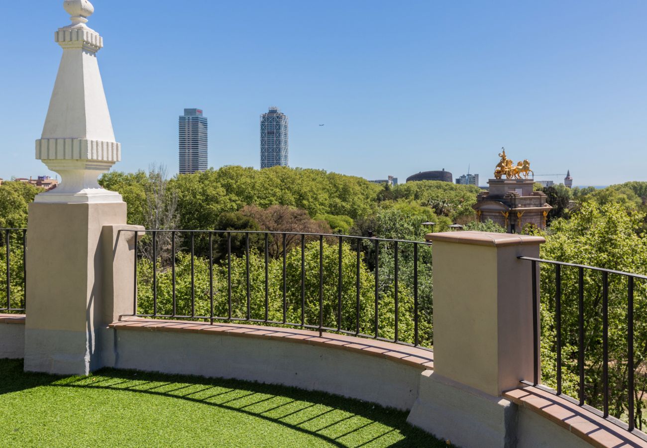 Apartment in Barcelona - ATIC CIUTADELLA PARK, vacation rental in Barcelona, bright, sunny, shared terrace.