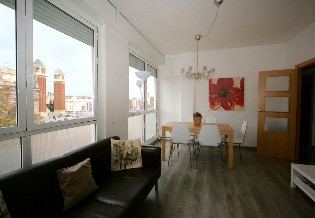 Apartment in Barcelona - PLAZA ESPAÑA DELUXE & FIRA, nice, cute ,large and sunny light flat for rent by days in Barcelona, Plaza España.