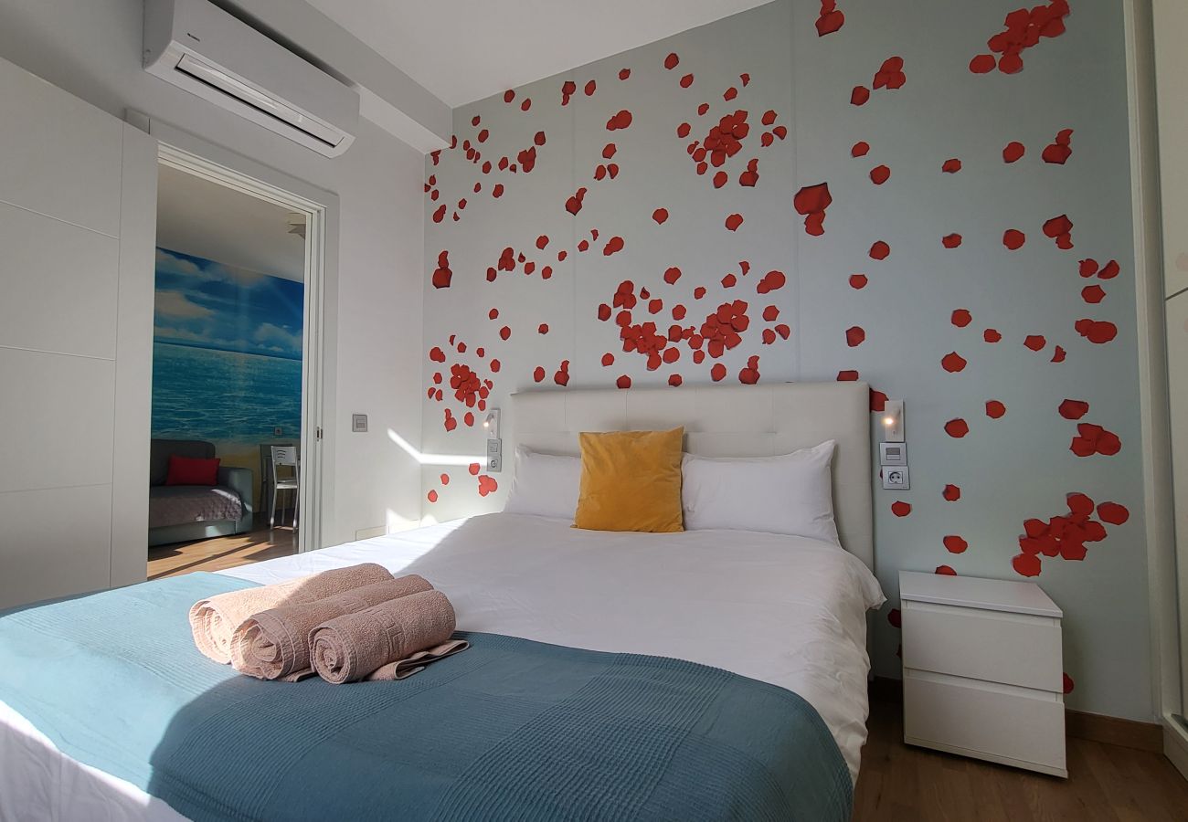 House in Las Palmas de Gran Canaria - Lovely balcony sea views By CanariasGetaway 