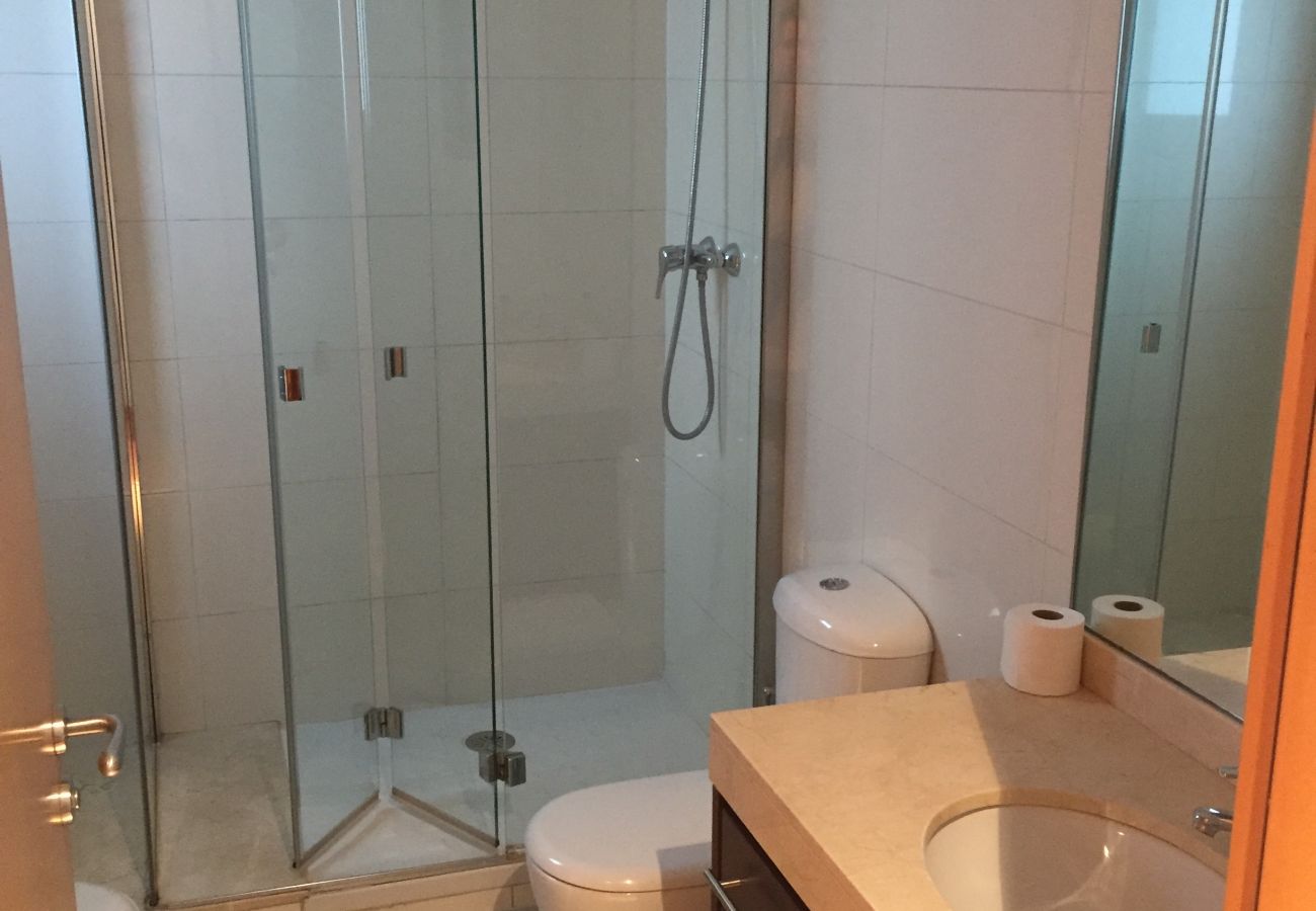 Apartment in Hospitalet de Llobregat - LA FIRA, 4 bedrooms apartment very nice, lightly and quiet close to La Fira in Hospitalet, Barcelona