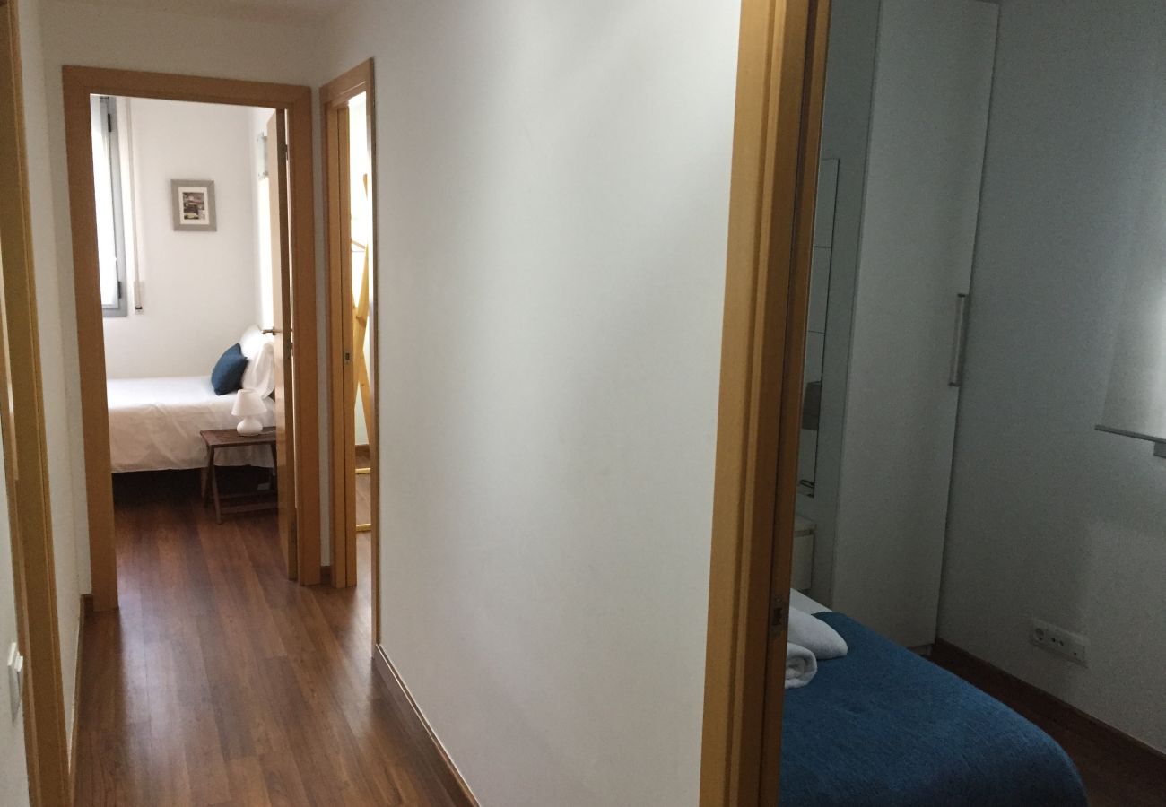 Apartment in Hospitalet de Llobregat - LA FIRA, 4 bedrooms apartment very nice, lightly and quiet close to La Fira in Hospitalet, Barcelona