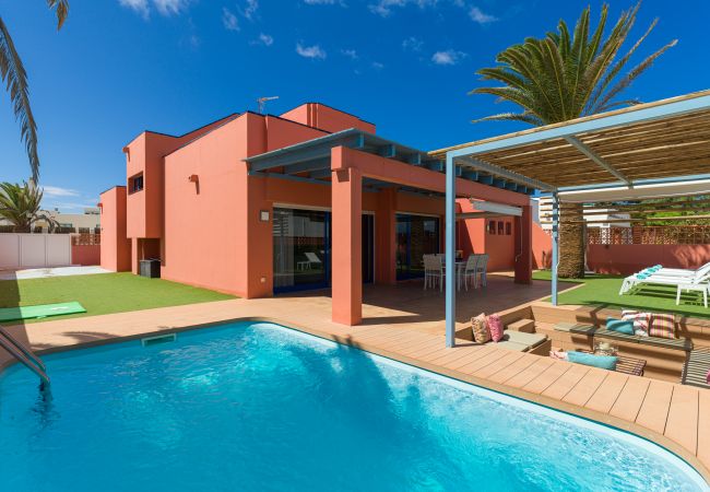 Villa/Dettached house in Corralejo - Long Beach with pool By CanariasGetaway 