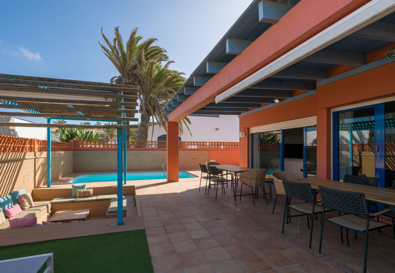 Villa in Corralejo - Long Beach with pool By CanariasGetaway 