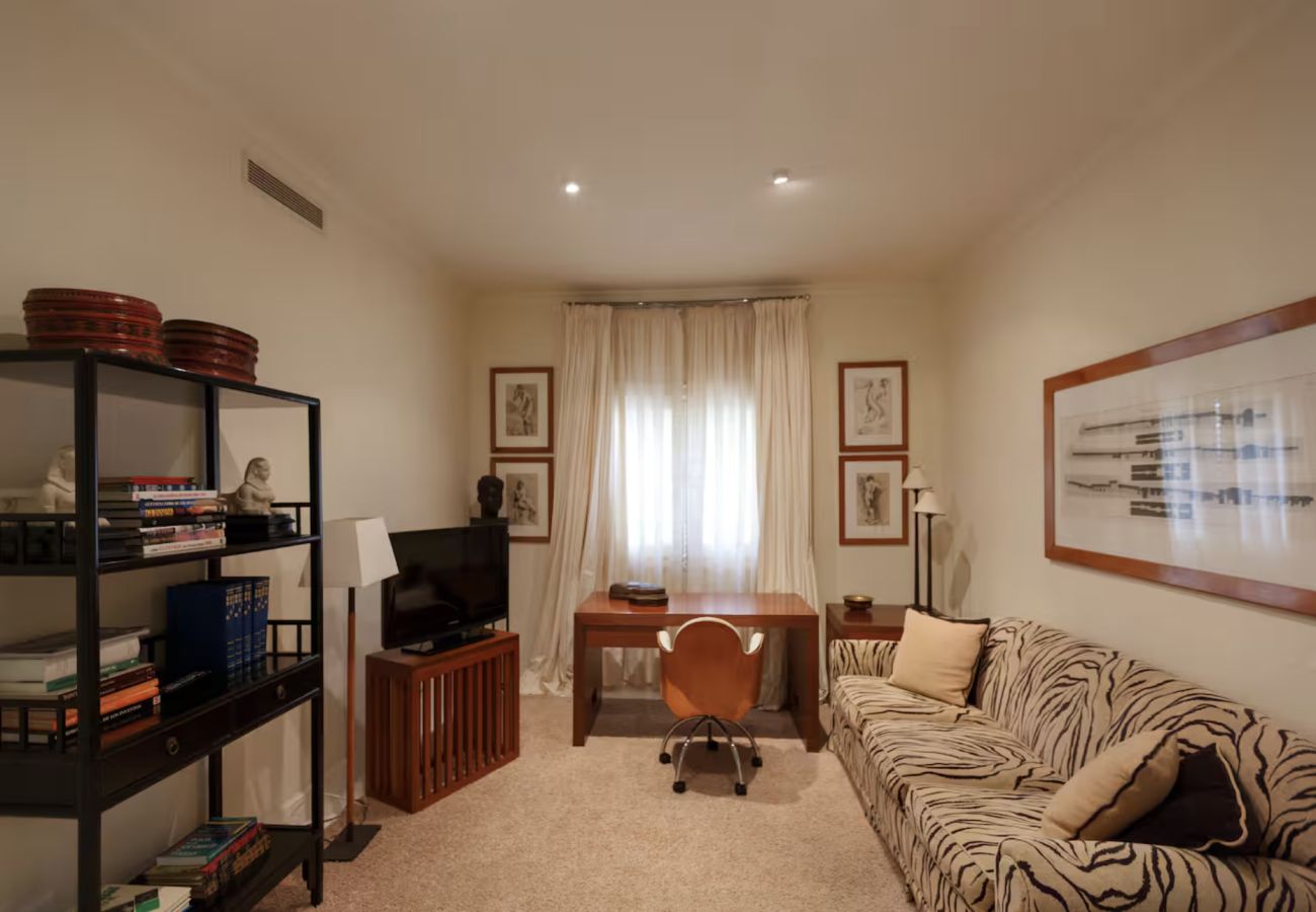 Villa in San Bartolomé de Tirajana - Sunset Luxe Retreat