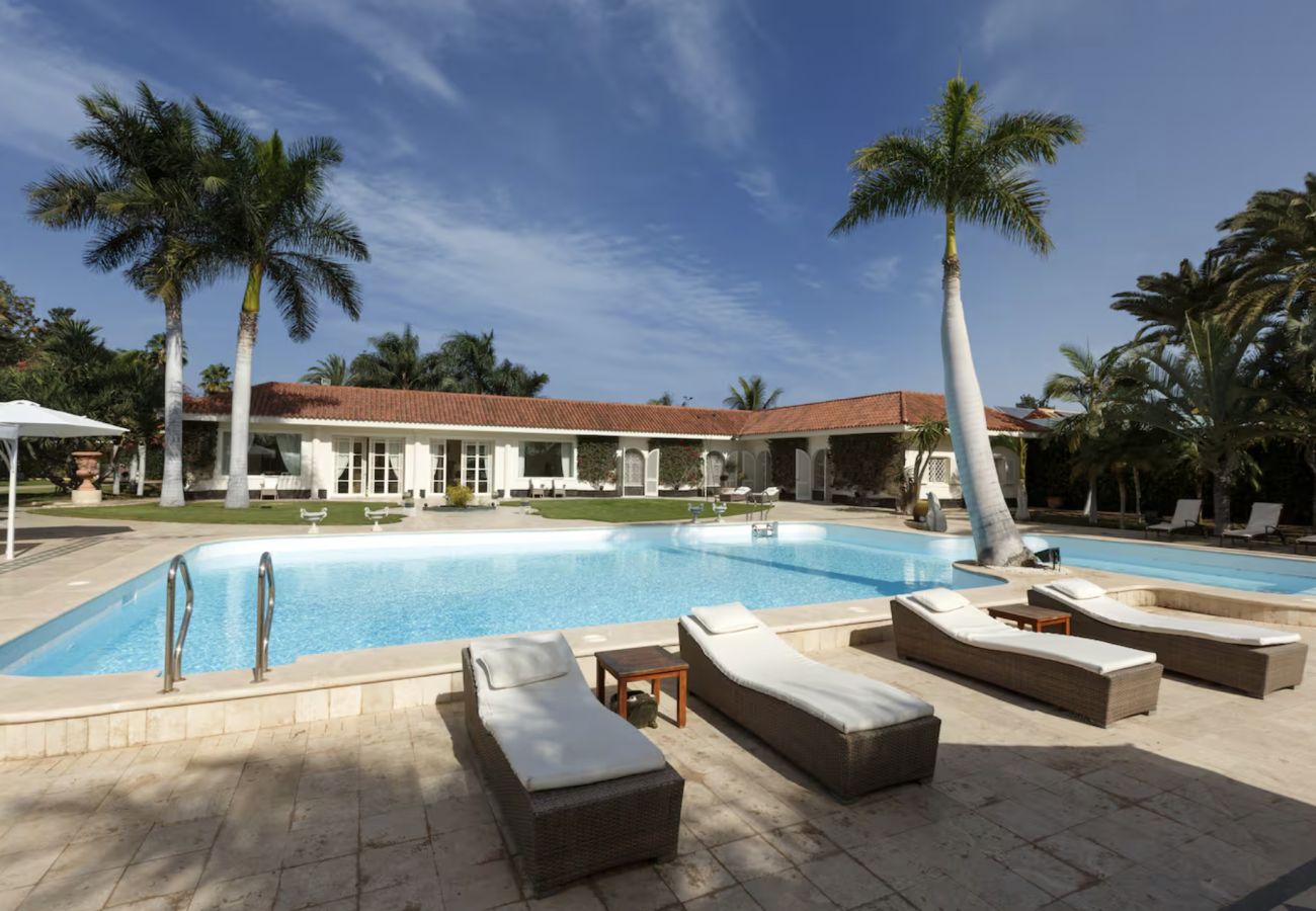 Villa in San Bartolomé de Tirajana - Sunset Luxe Retreat