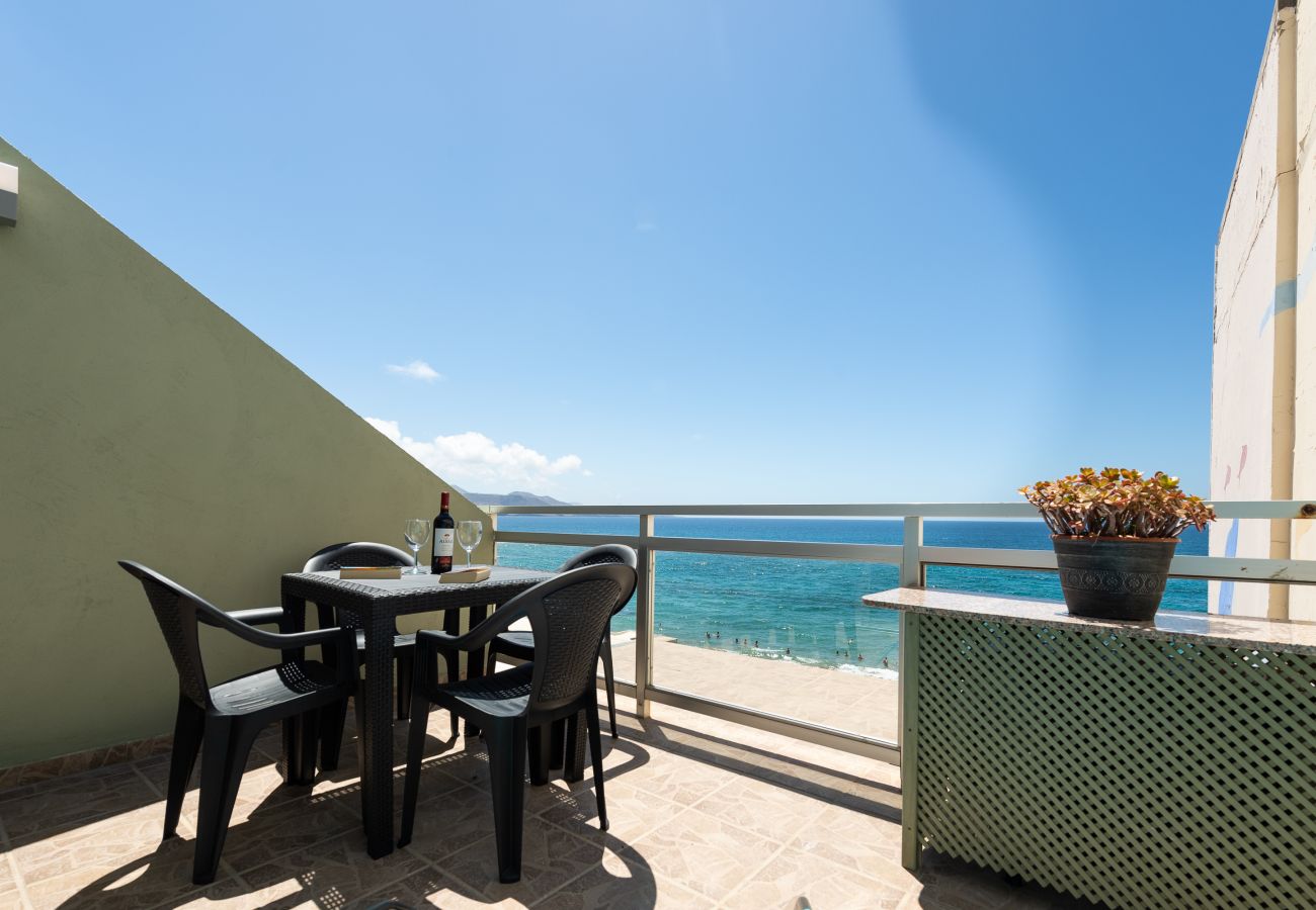 House in Las Palmas de Gran Canaria - Beach front with nice sea views terrace + Wifi 