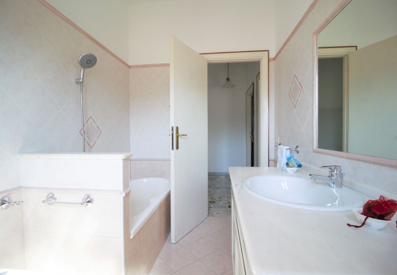 Apartment in Sperlonga - Apartment with terrace overlooking the sea