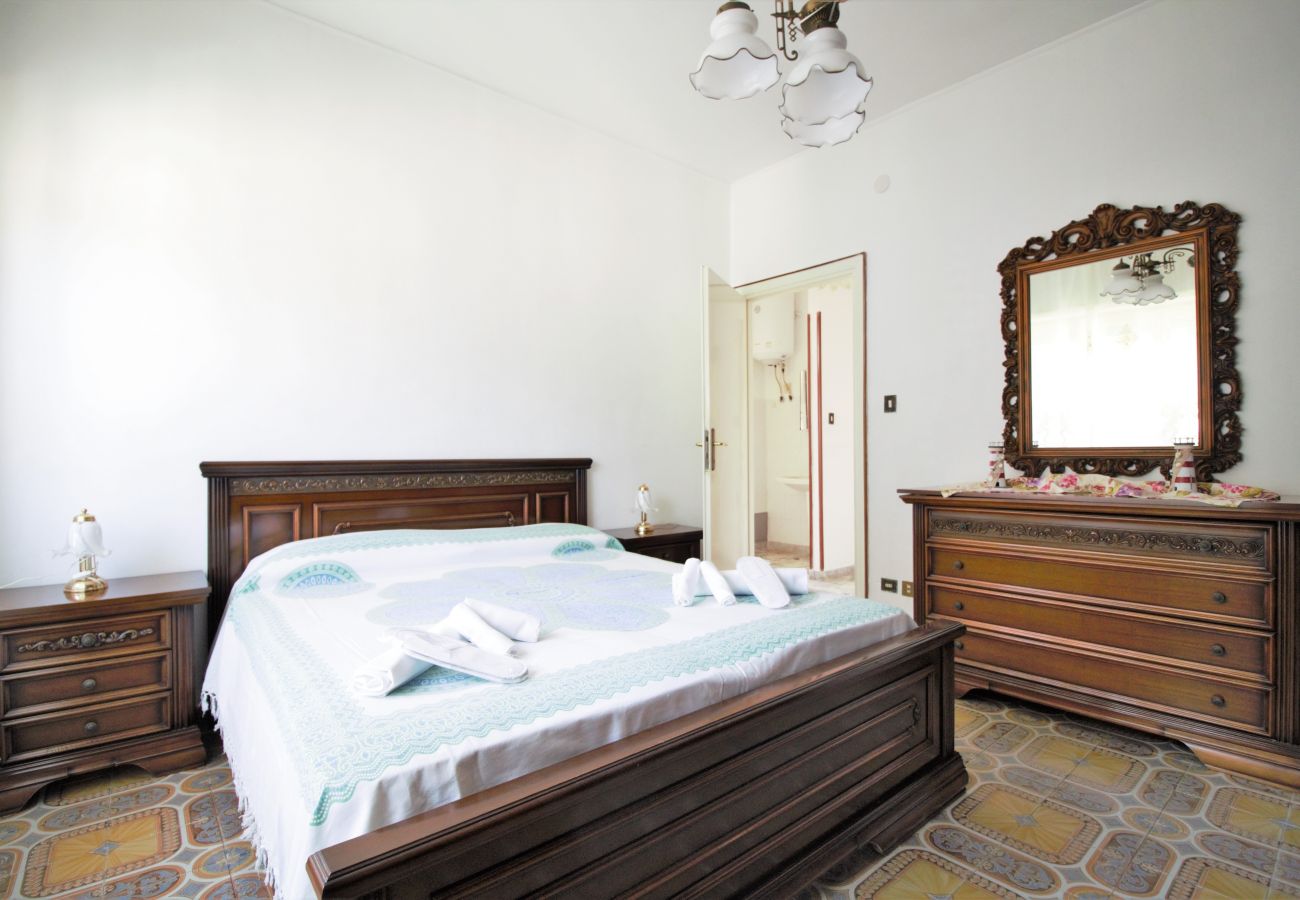 Apartment in Sperlonga - Apartment with terrace overlooking the sea