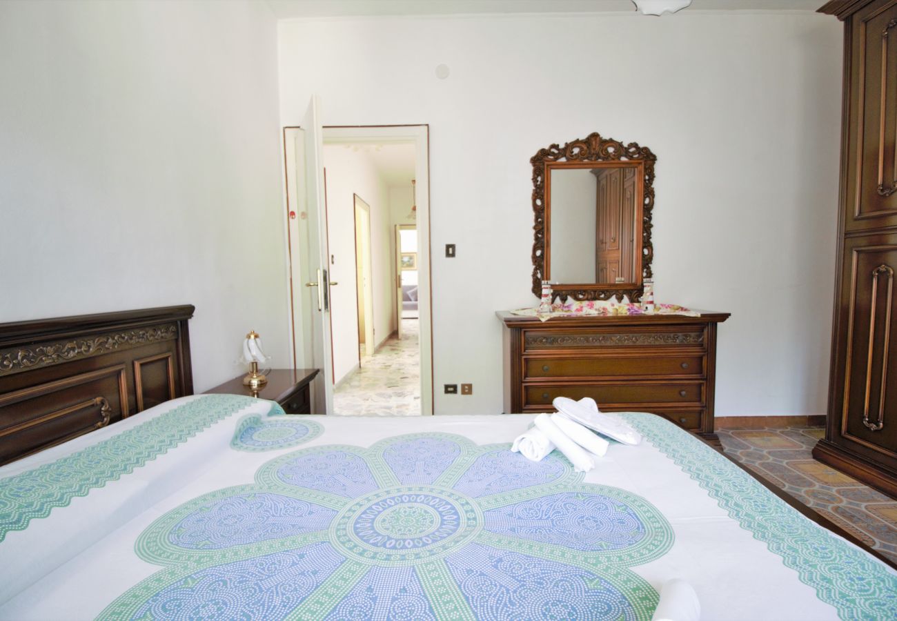 Apartment in Sperlonga - Apartment with terrace overlooking the sea