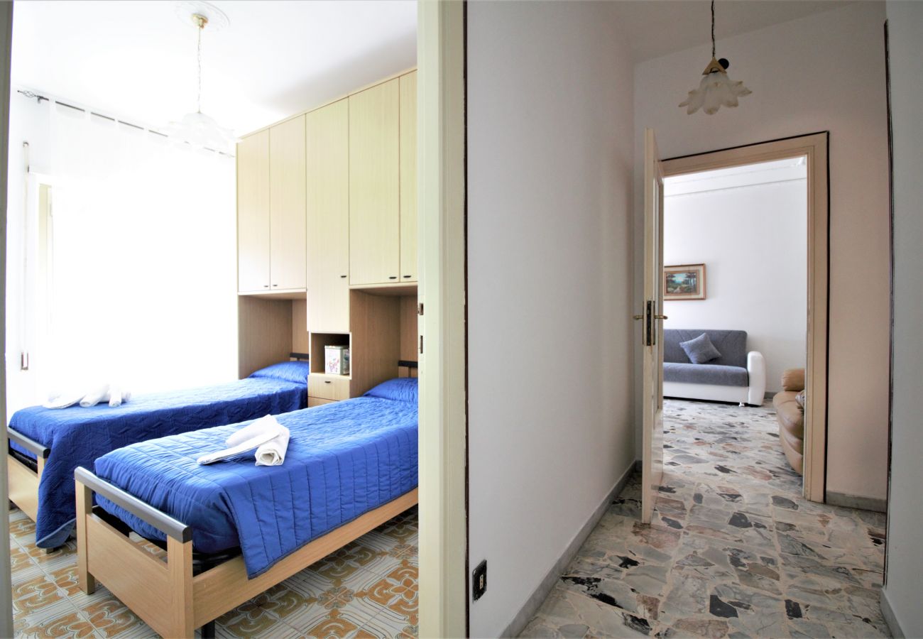 Apartment in Sperlonga - Apartment with terrace overlooking the sea