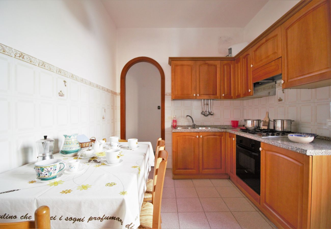Apartment in Sperlonga - Apartment with terrace overlooking the sea