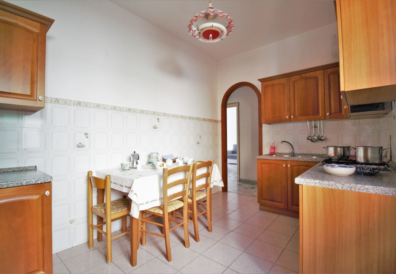 Apartment in Sperlonga - Apartment with terrace overlooking the sea