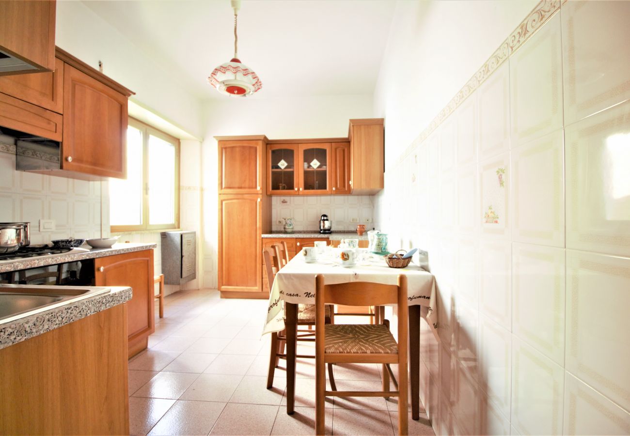 Apartment in Sperlonga - Apartment with terrace overlooking the sea