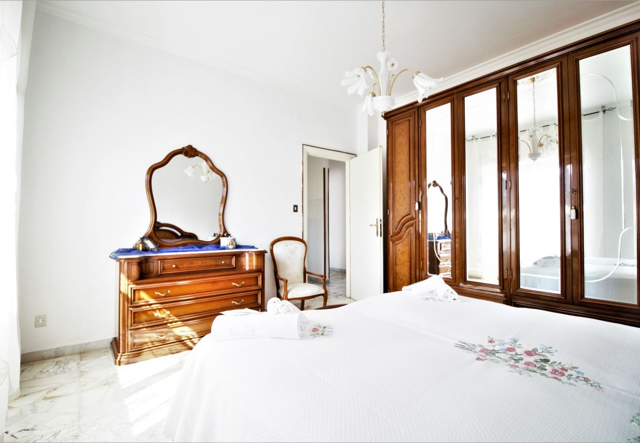 Apartment in Sperlonga - Apartment with terrace overlooking the sea