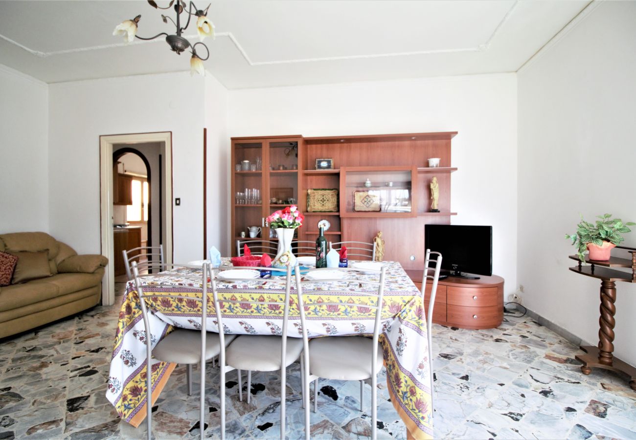 Apartment in Sperlonga - Apartment with terrace overlooking the sea