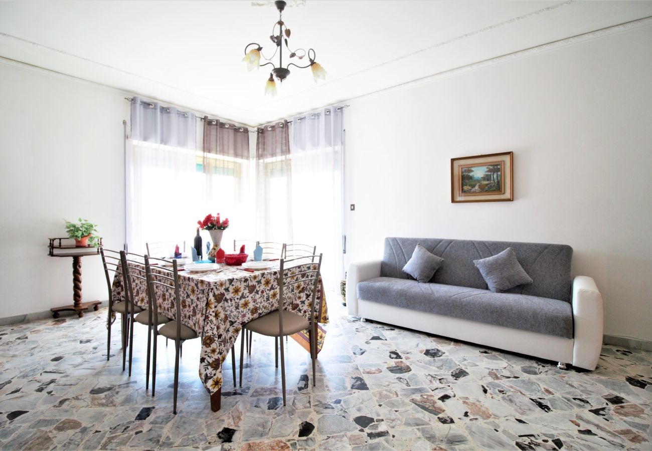 Apartment in Sperlonga - Apartment with terrace overlooking the sea