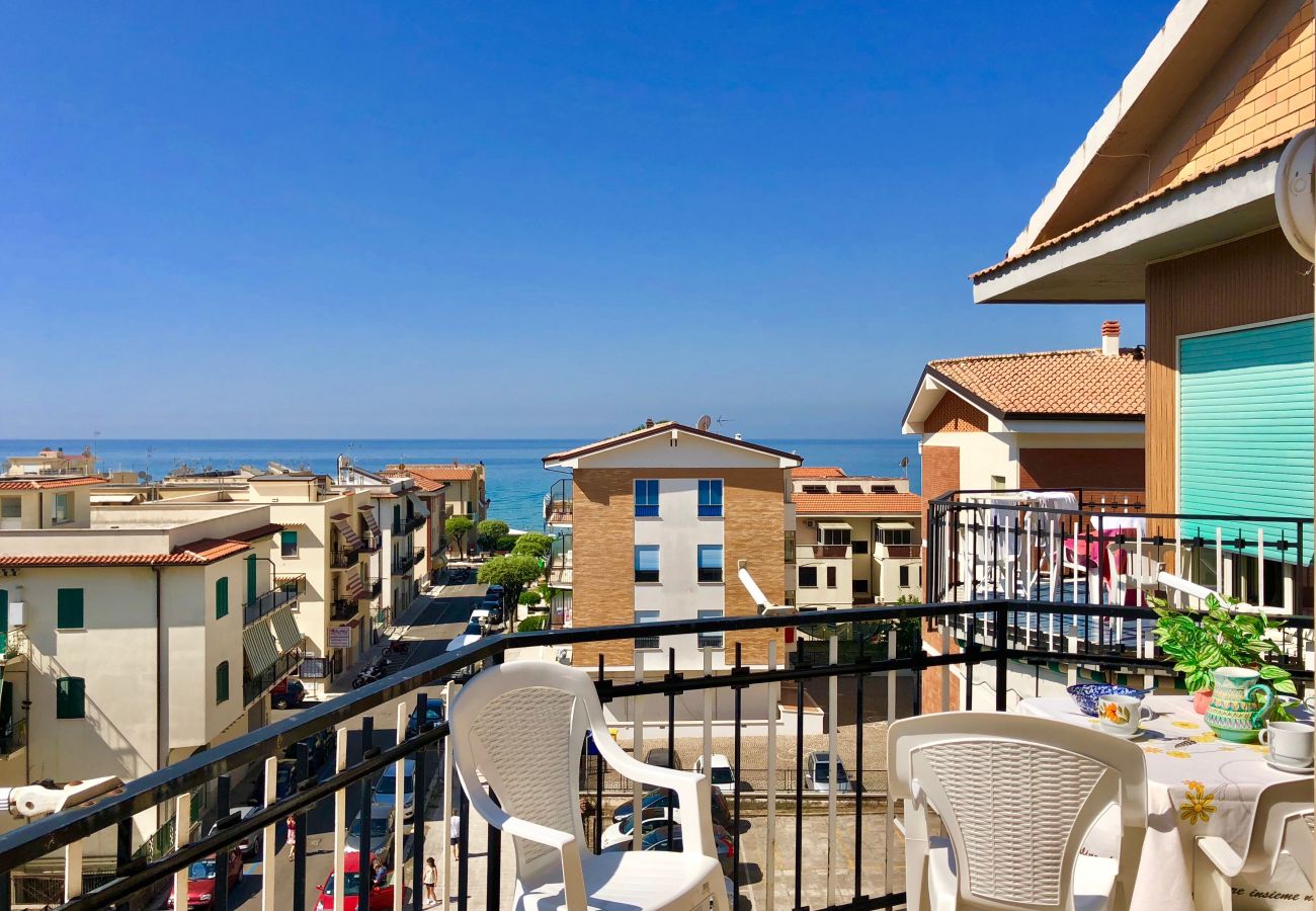 Apartment in Sperlonga - Apartment with terrace overlooking the sea