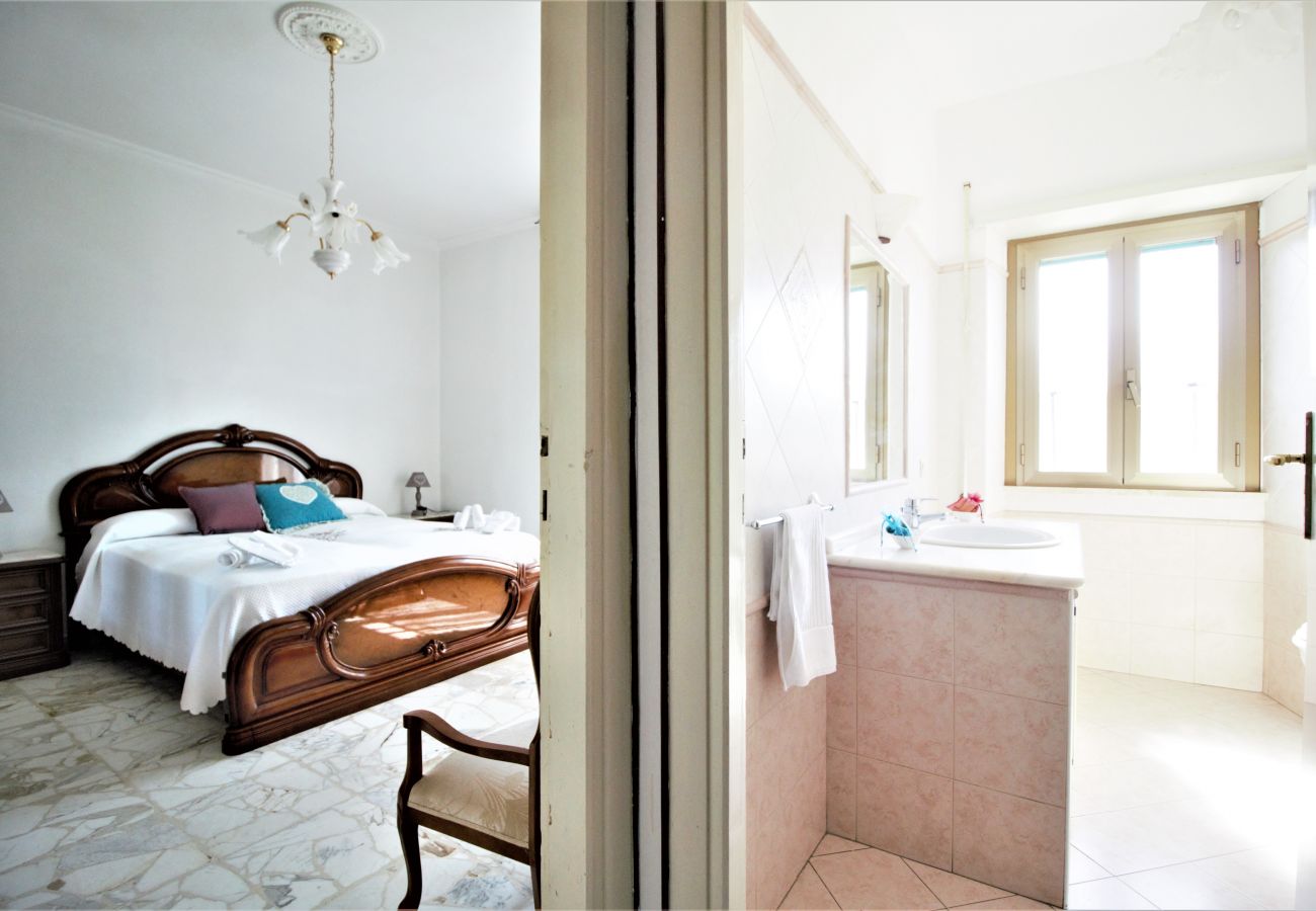 Apartment in Sperlonga - Apartment with terrace overlooking the sea